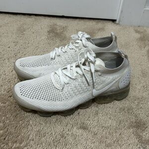 Nike Air VaporMax Flyknit 2 /The size: 9.5 in men/ Color white